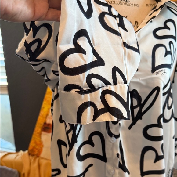 DKNY White and Black Heart Pattern Blouse - Picture 8 of 16